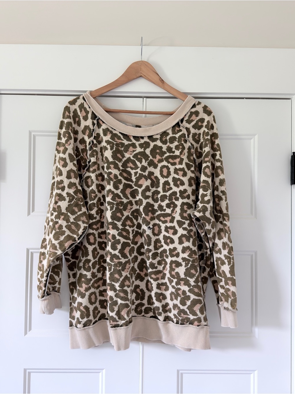 READ Free People Oversized Pullover Leopard Print Women's Sweater Small